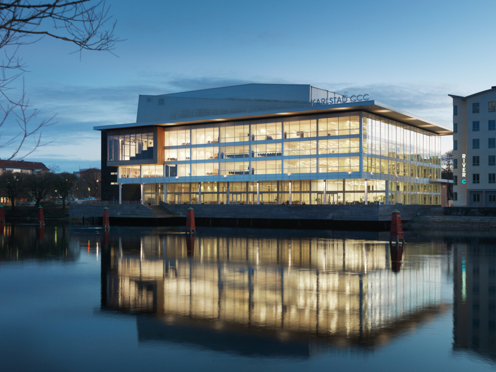 Karlstad CCC fasad skymning
